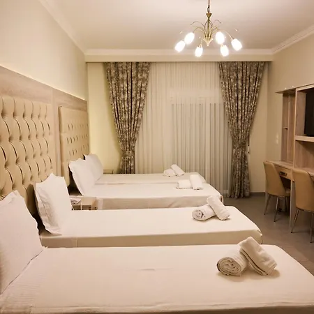 Famissi 2 Aparthotel 4*