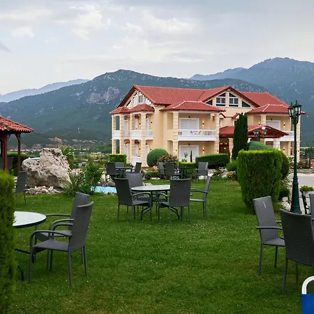 Famissi 2 Aparthotel 4*