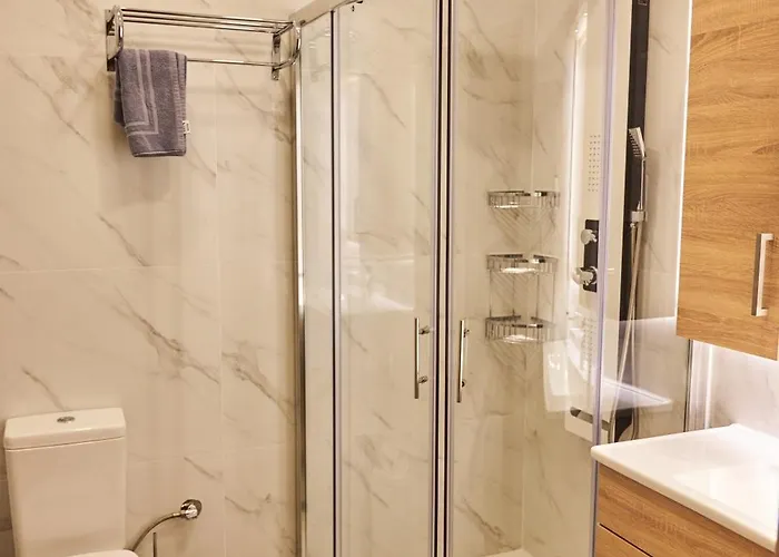 Famissi 2 アパートホテル カランバカ