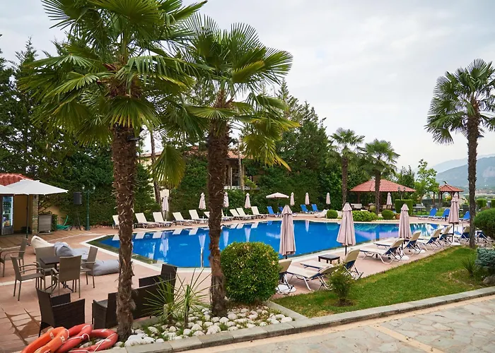 Famissi 2 アパートホテル 4*